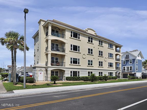 4th image of 922 1ST Street S #202