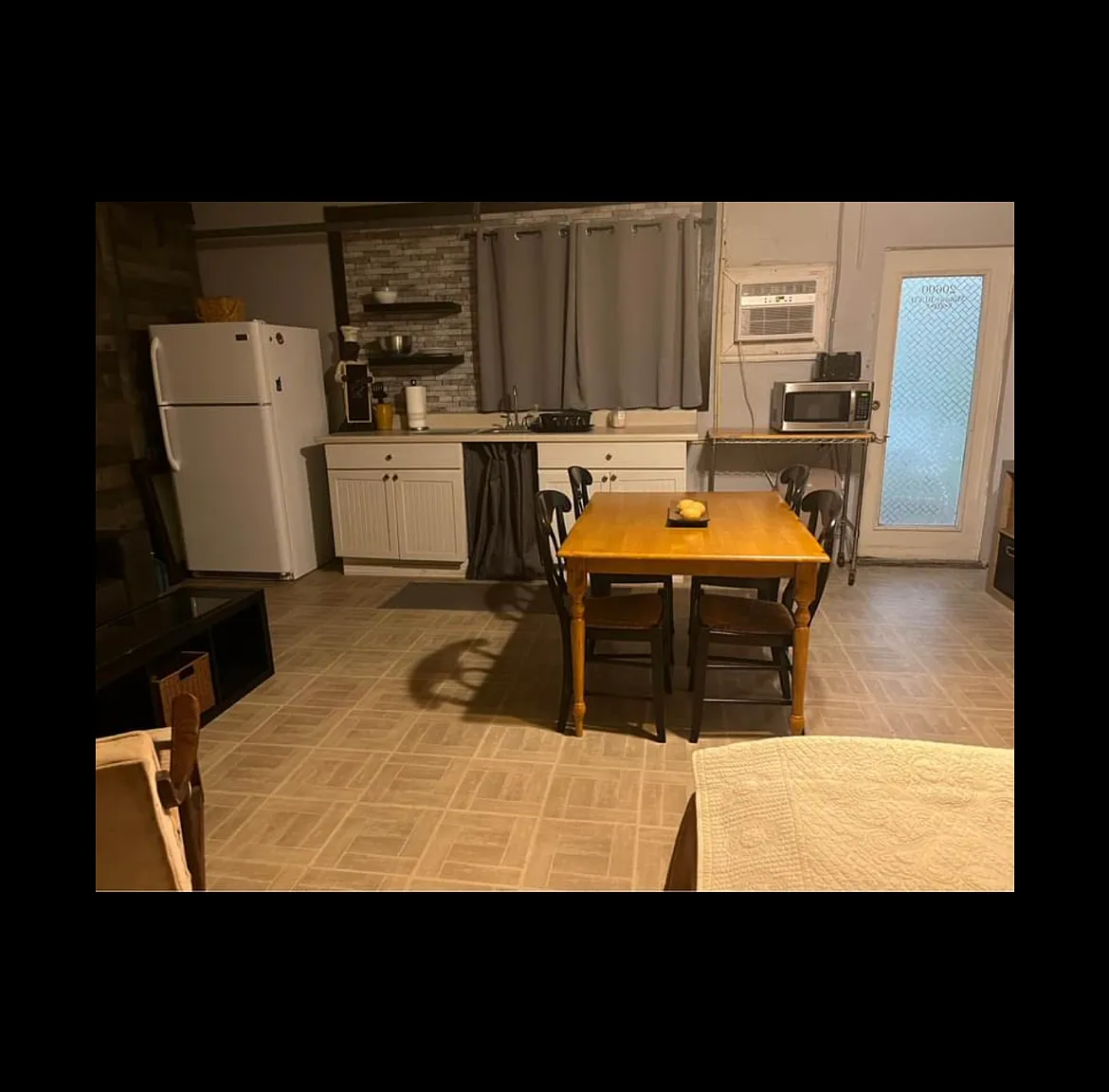 4 bed, 1350 sqft, $1,000 — Photo 3
