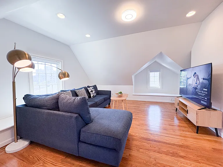 87 Stephen St #1C — Photo 36