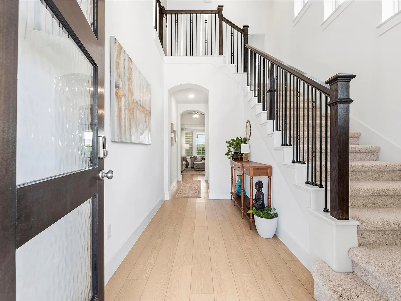 4 bed, 3.5 bath, 2211 sqft, $3,000 — Photo 4