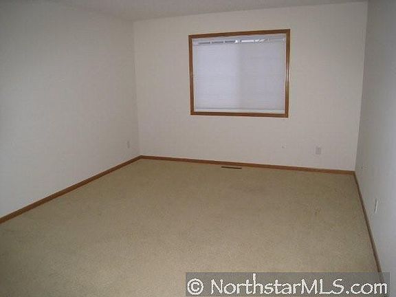 5th image of 10885 Oak Grove Circle