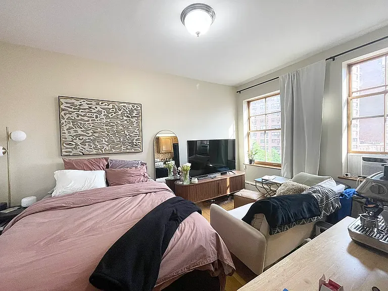 301 W 13th St #3C — Photo 1