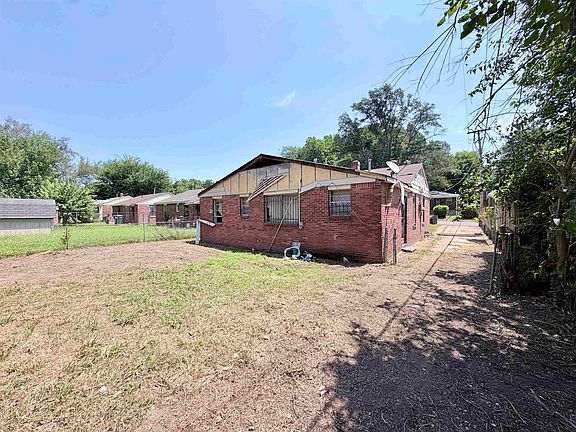 4th image of 1455 Oaklawn St