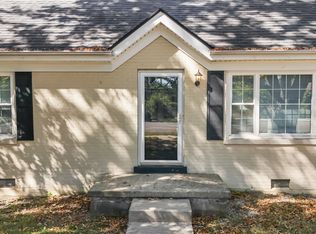 2911 Clays Mill Rd, Lexington, KY 40503