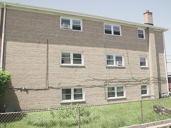 4th image of 5828 W 79th St