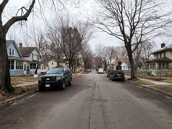 4th image of 2947 Sheridan Ave N