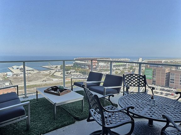 4th image of 701 W Lakeside Ave #Penthouse 1301