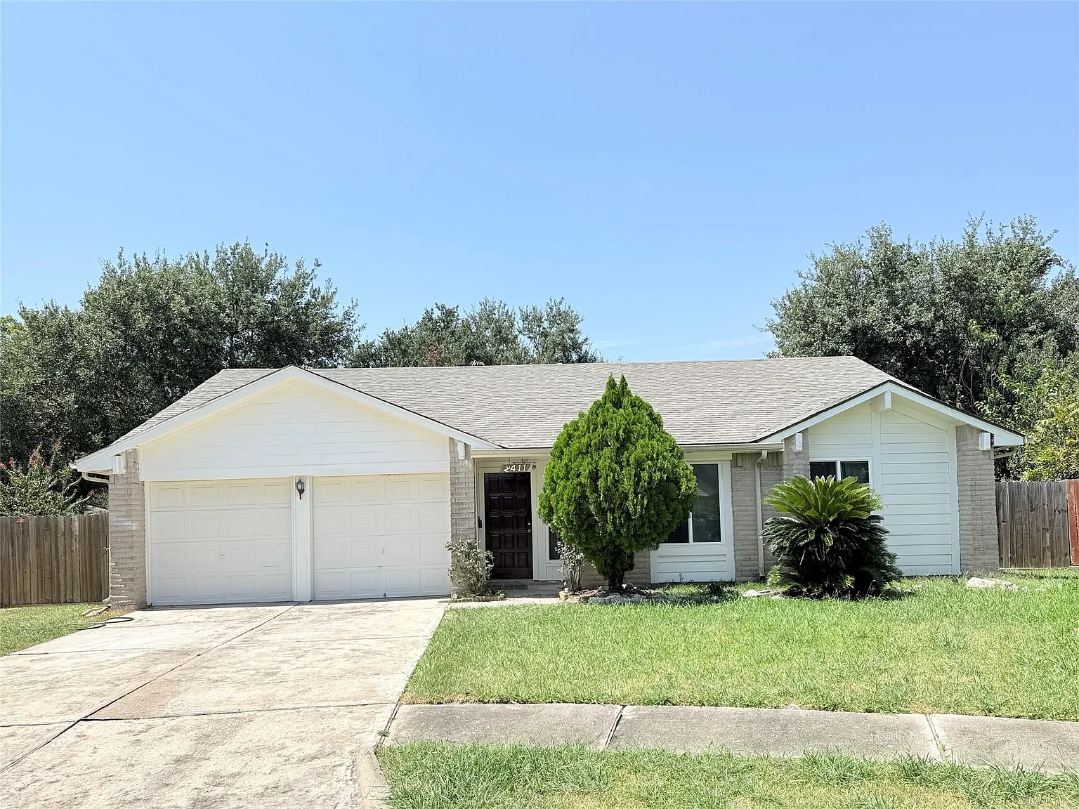3 bed, 2.0 bath, 1862 sqft, $2,025 — Photo 1