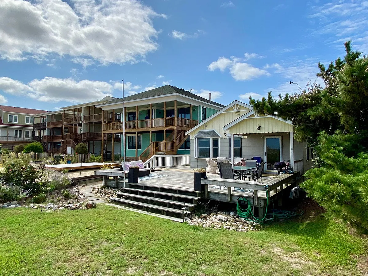 Building Photo - 756 W Ocean View Ave