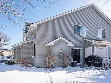 2nd image of 2561 Yellowstone Dr