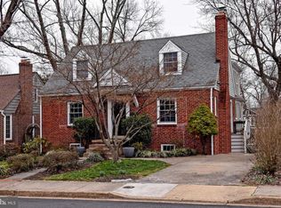 110 W Greenway Blvd, Falls Church, VA 22046