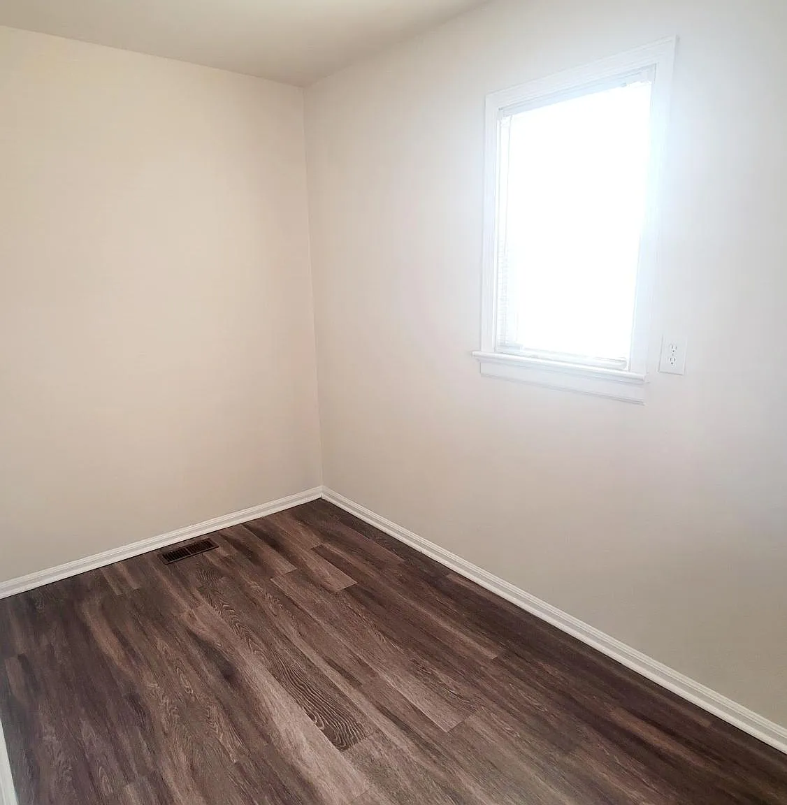 3 bed, 912 sqft, $1,695 — Photo 3