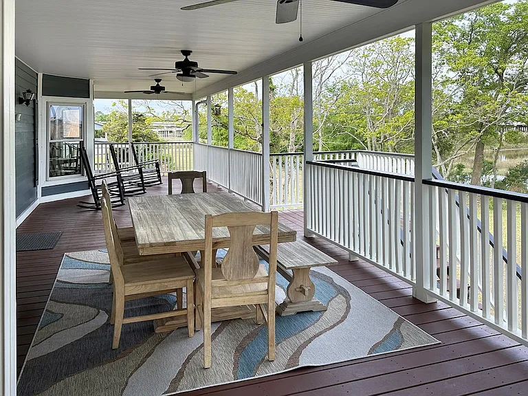 563 Harbor View Cir — Photo 19