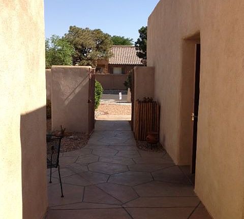 3rd image of 4208 Indian Springs Dr NE