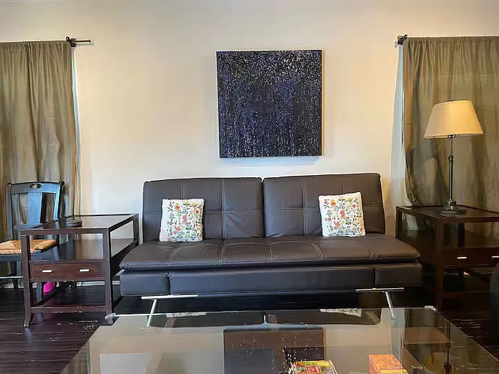 2 bed, 1.5 bath, 942 sqft, $5,595 — Photo 4