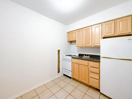 Rented by Compass | media 23