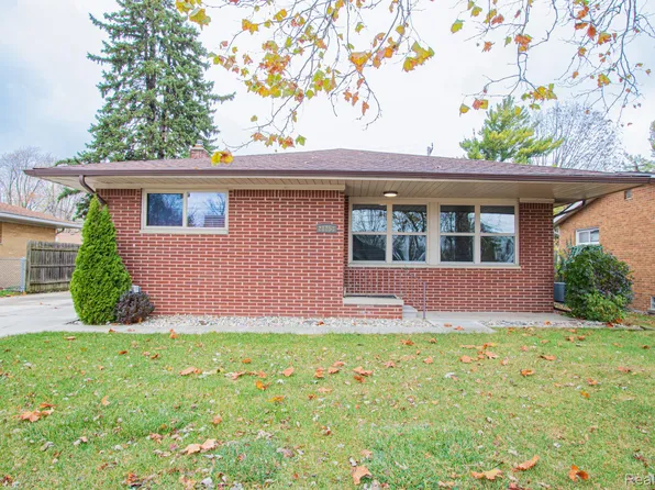 21253 Fifteen Mile Rd, Clinton Township, MI 48035