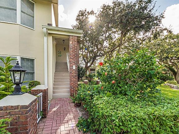 5th image of 133 E Park Shores Cir APT 2E