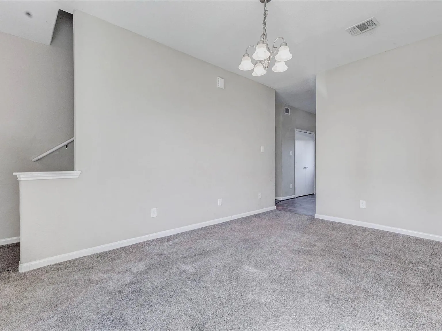 4 bed, 2.5 bath, 1302 sqft, $1,895 — Photo 3