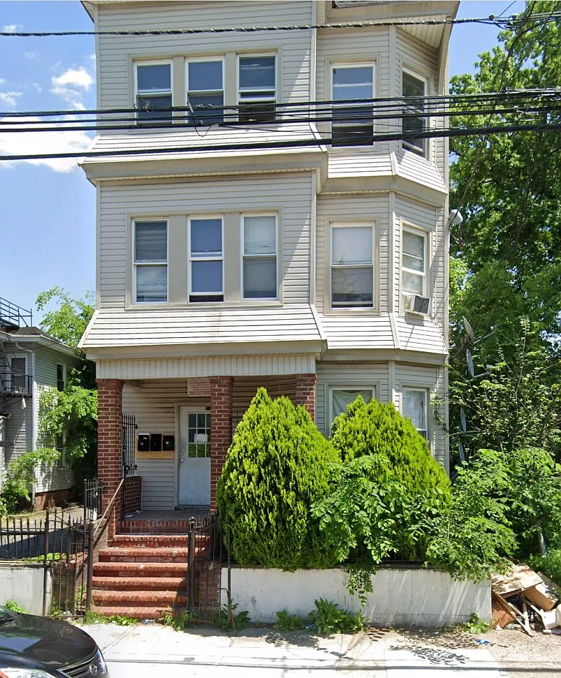 790 S 18th St — Photo 1