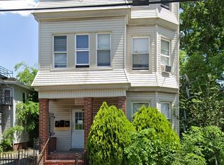 790 S 18th St, Newark, NJ 07103