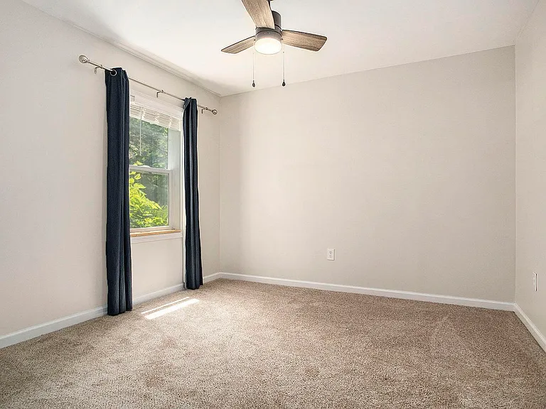 854 Upton Ave — Photo 8