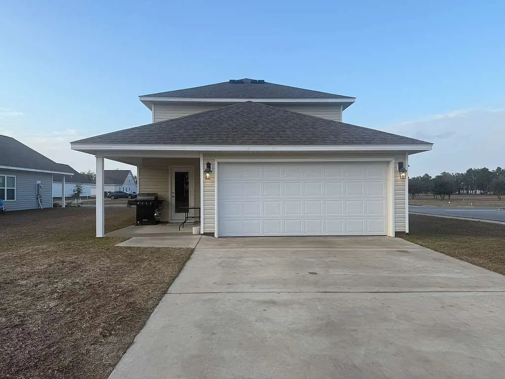 Building Photo - 128 Bluebeech St