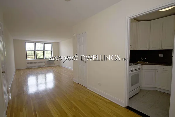Rented by New York Dwellings LLC | media 9