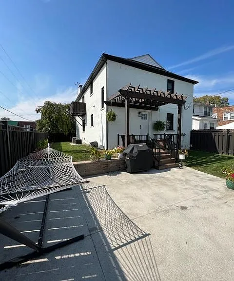 1306 Virginia Ave — Photo 3