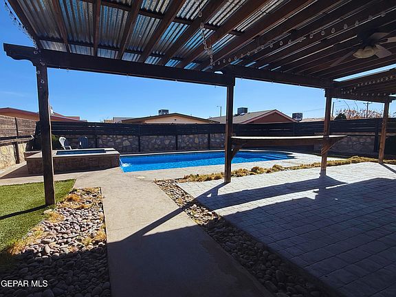 2nd image of 11888 Mesquite Miel Dr