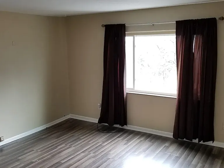 200 Solon Rd #8 — Photo 2