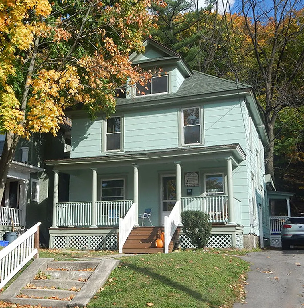 909 Lancaster Avenue - Available 6/1/27 - 4 Bedroom Single Family Home — Photo 1