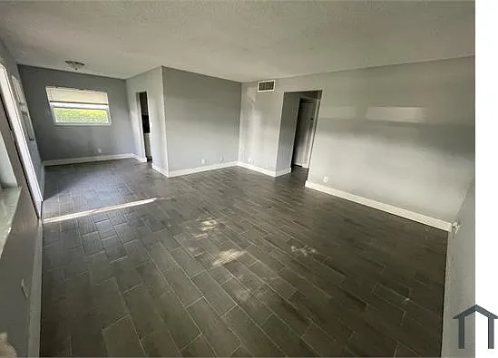 2 bed, 950 sqft, $2,475 — Photo 4