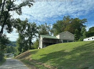 154 Hicks Ln, Charleston, WV 25306