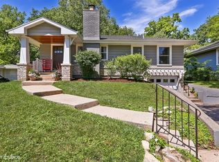442 Carleton Ave, Glen Ellyn, IL 60137