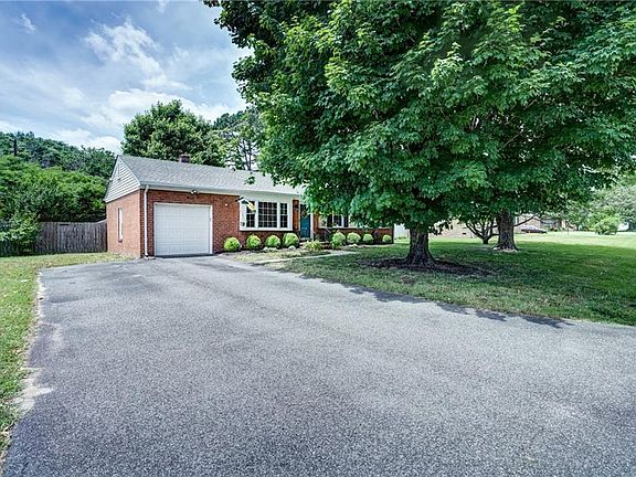 5th image of 7945 Colony Dr