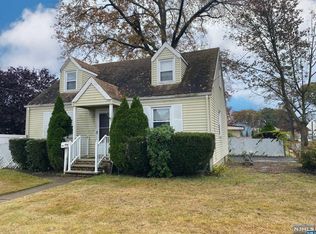 130 17th Ave, Elmwood Park, NJ 07407