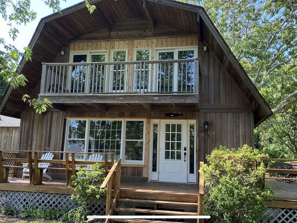 1st image of 137 Adams Dr