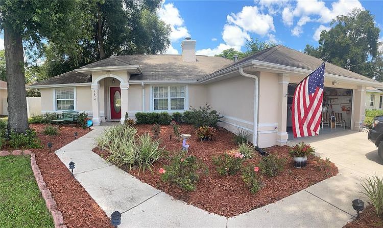 1st image of 4262 NE 35th Avenue Rd