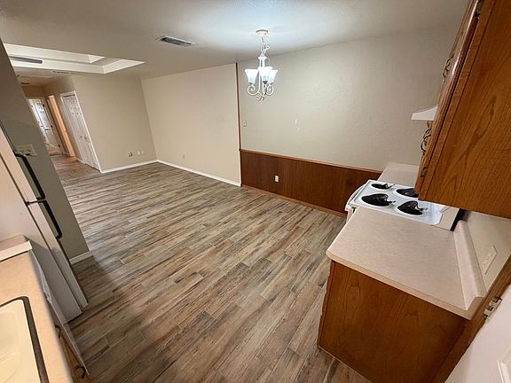 4th image of 732 Foster Ln Unit B