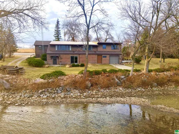 609 Highway 110, Storm Lake, IA 50588
