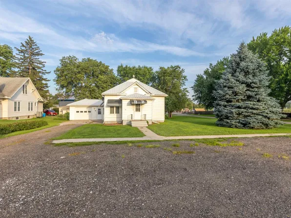 923 Driftwood St, Correctionville, IA 51016