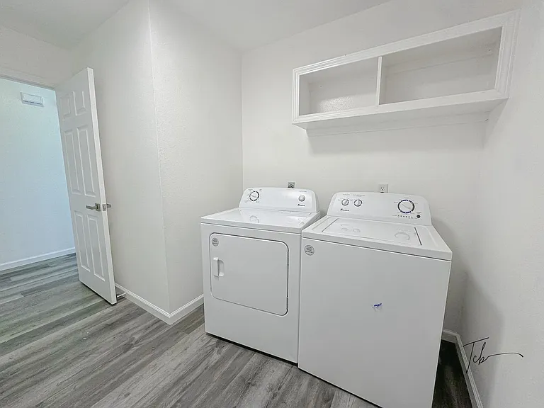 11 Holly Dr #B — Photo 29