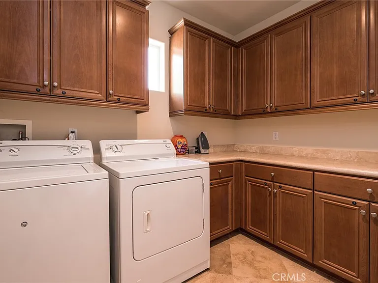 1688 Crest View Pl — Photo 35