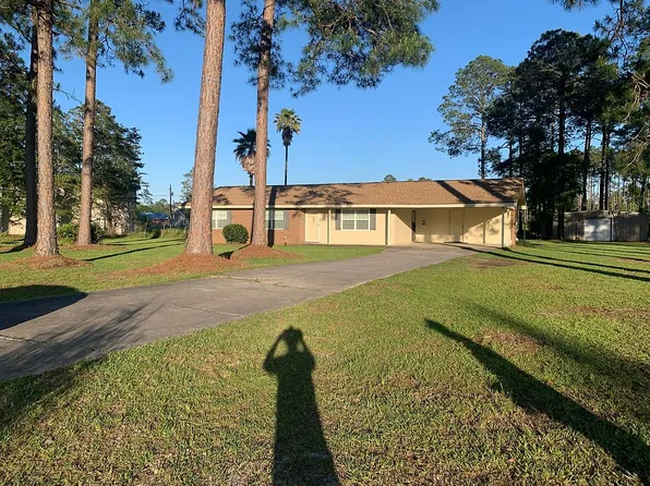 1025 County Farm Rd SW, Baxley, GA 31513
