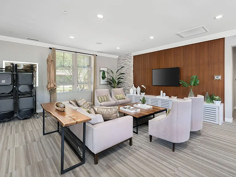502 Retreat Cir — Photo 47