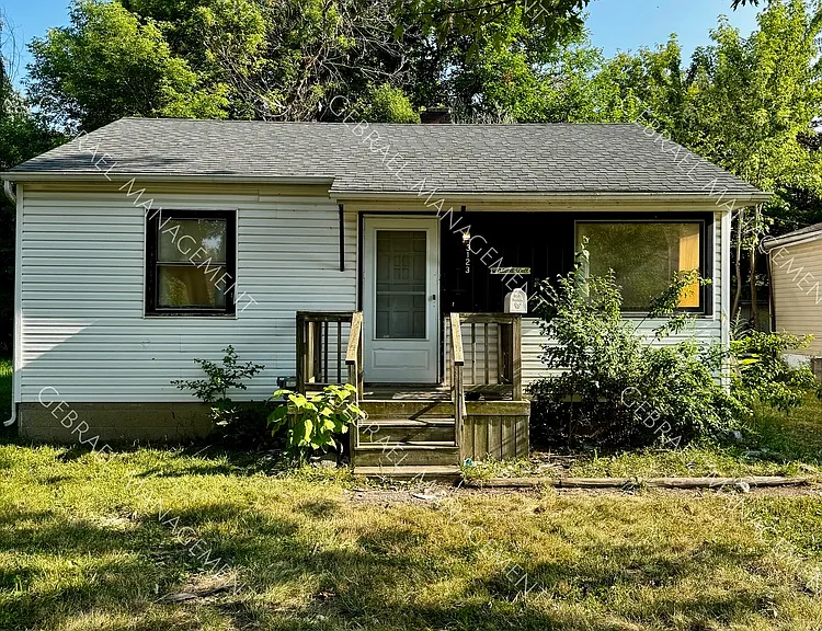 3123 Bennett Ave — Photo 1