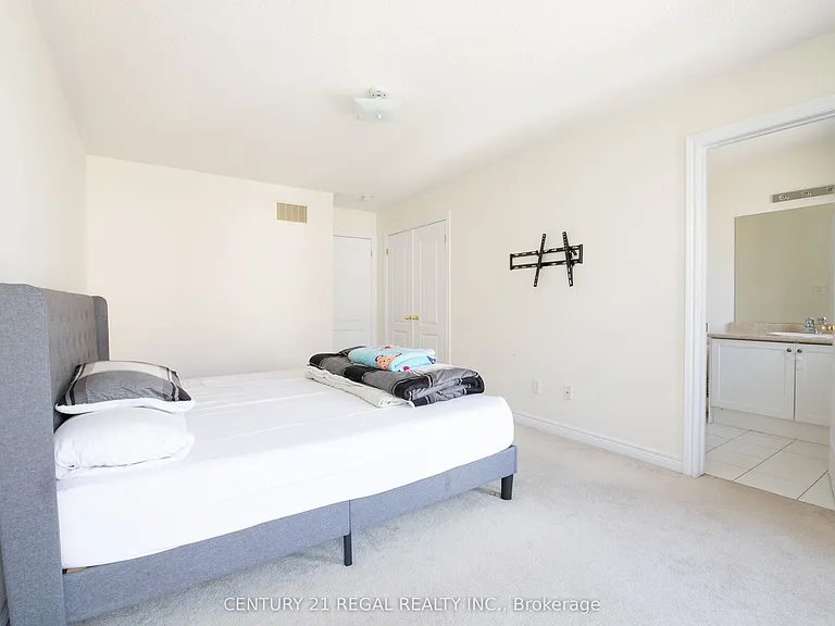 43 Tollgate St #UPPER — Photo 25