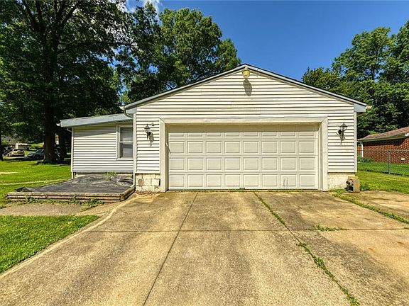 5th image of 960 Shadybrook Dr