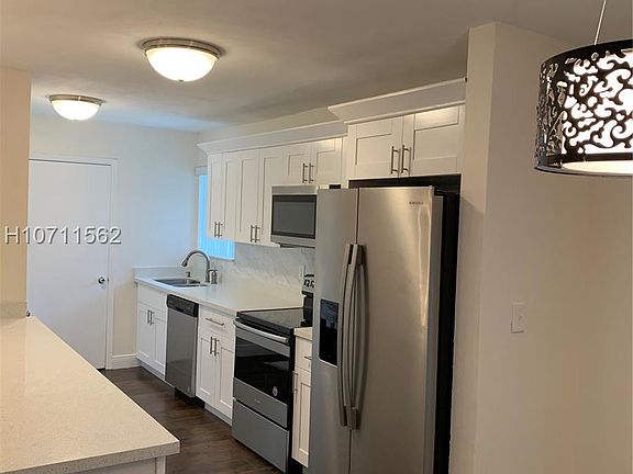 3rd image of 5103 SW 92nd Ave
